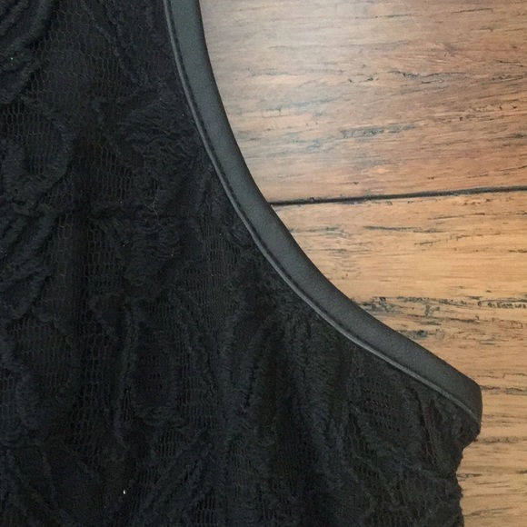 Black Lace Peplum Dress - Picture 4 of 5